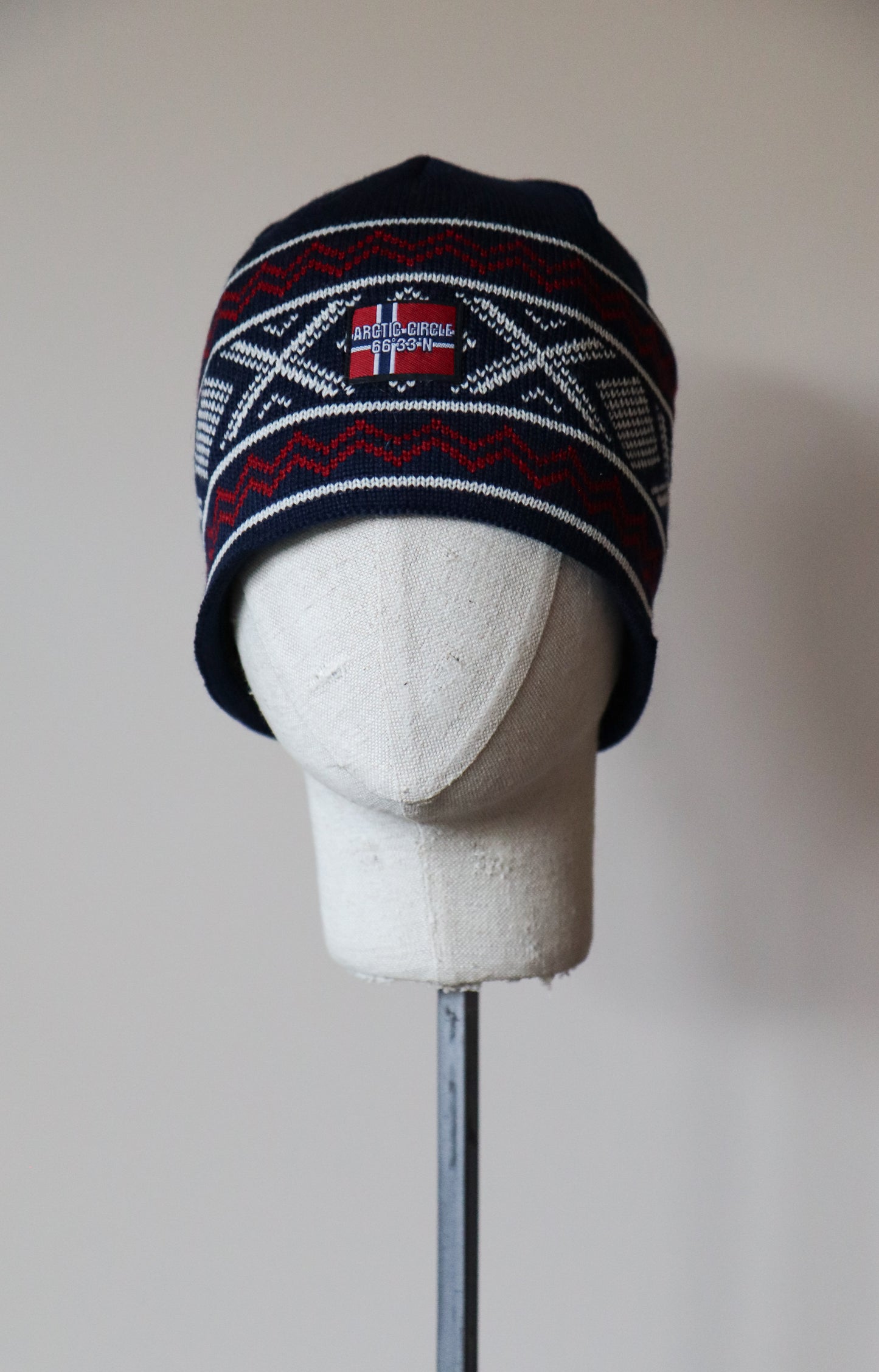 Magnet hat